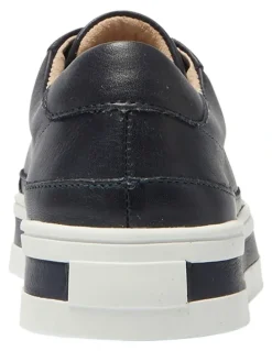 Easy Steps Uruguay Sneakers in Navy Leather