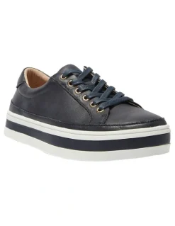 Easy Steps Uruguay Sneakers in Navy Leather