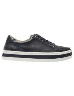 Easy Steps Uruguay Sneakers in Navy Leather