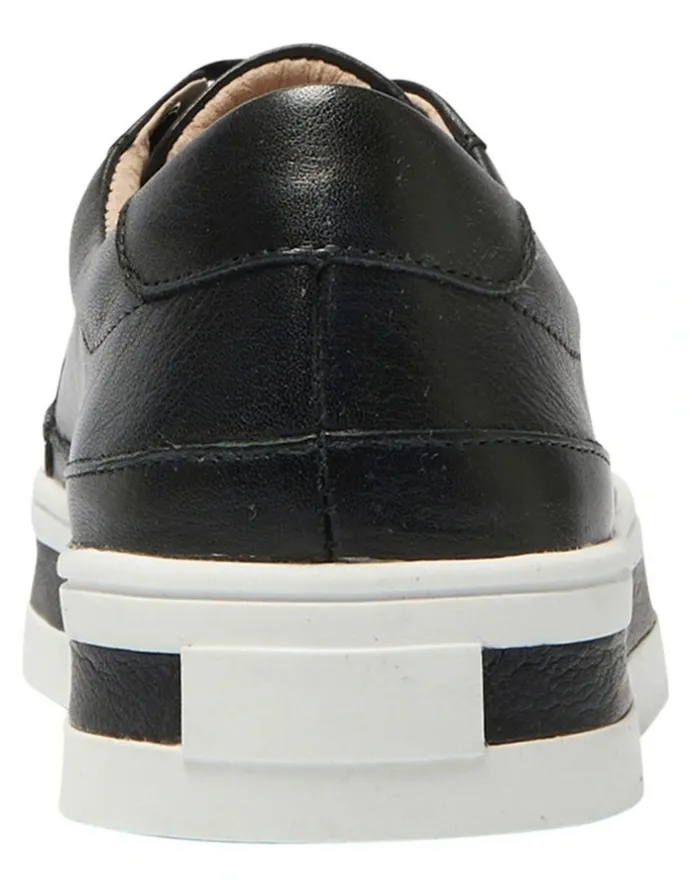 Easy Steps Uruguay Sneakers in Black Leather