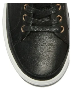 Easy Steps Uruguay Sneakers in Black Leather