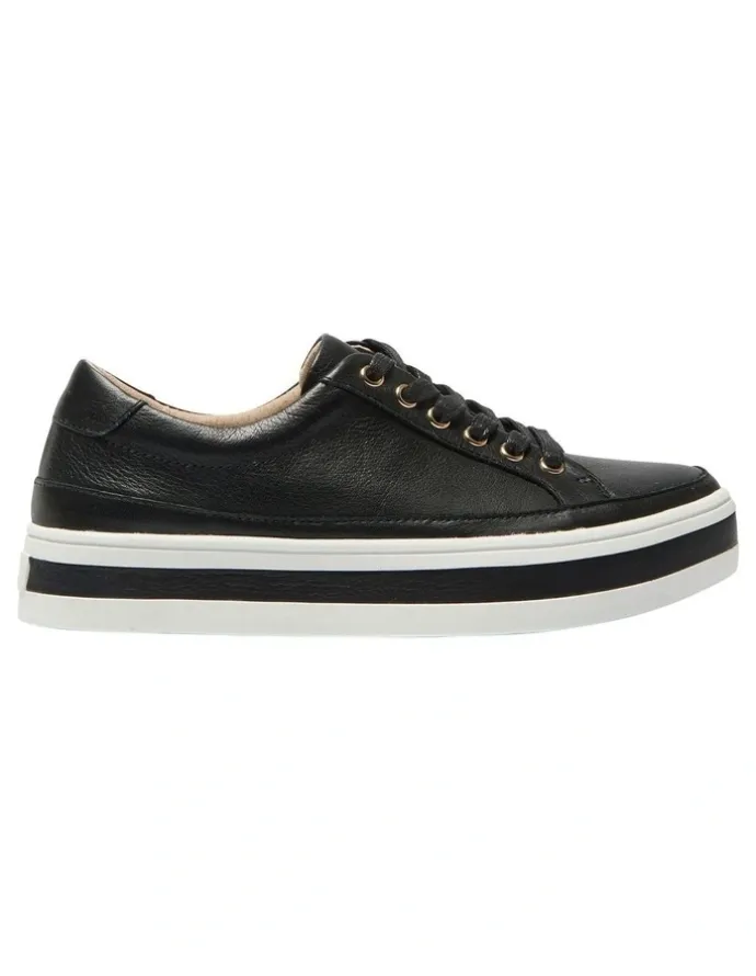 Easy Steps Uruguay Sneakers in Black Leather