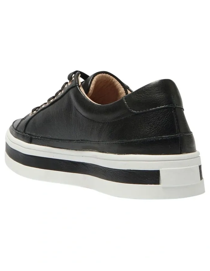 Easy Steps Uruguay Sneakers in Black Leather