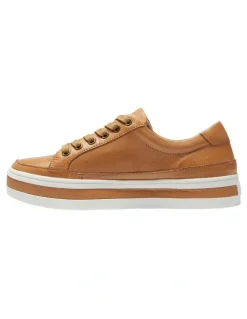 Easy Steps Uruguay Sneakers in Tan Leather