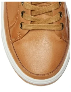 Easy Steps Uruguay Sneakers in Tan Leather