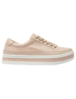 Easy Steps Uruguay Sneakers in Blush Leather