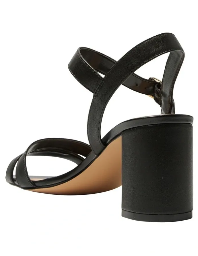 Easy Steps Utopia Leather Sandals in Black