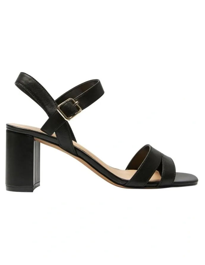 Easy Steps Utopia Leather Sandals in Black