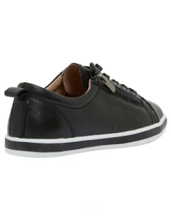 Easy Steps Whisper Sneakers in Black Leather