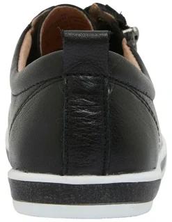 Easy Steps Whisper Sneakers in Black Leather