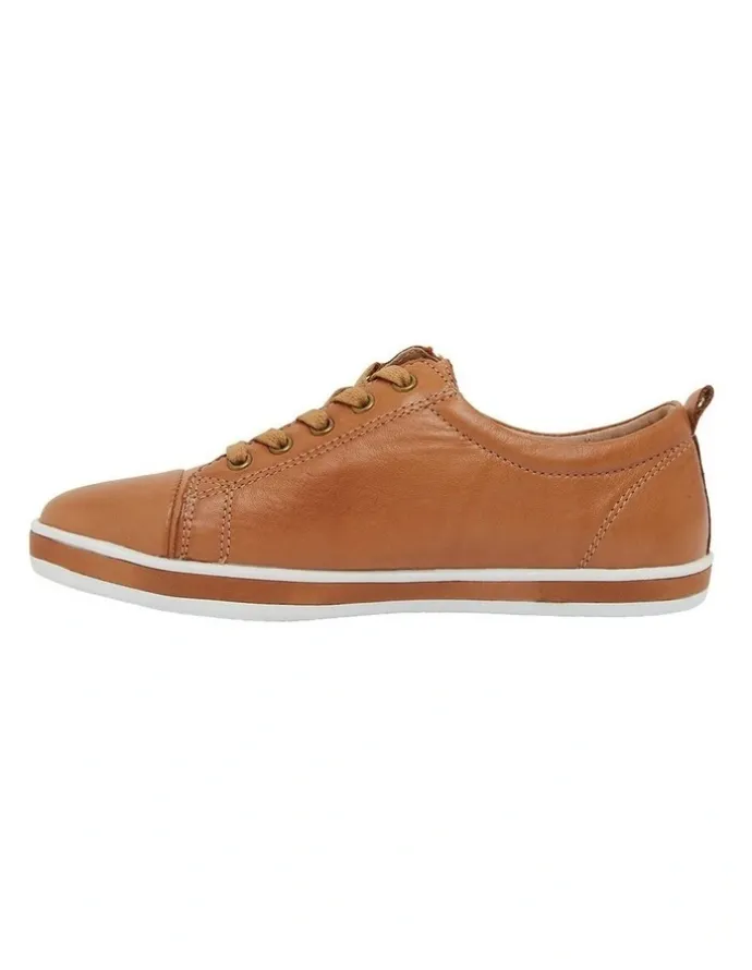 Easy Steps Whisper Sneakers in Tan Leather