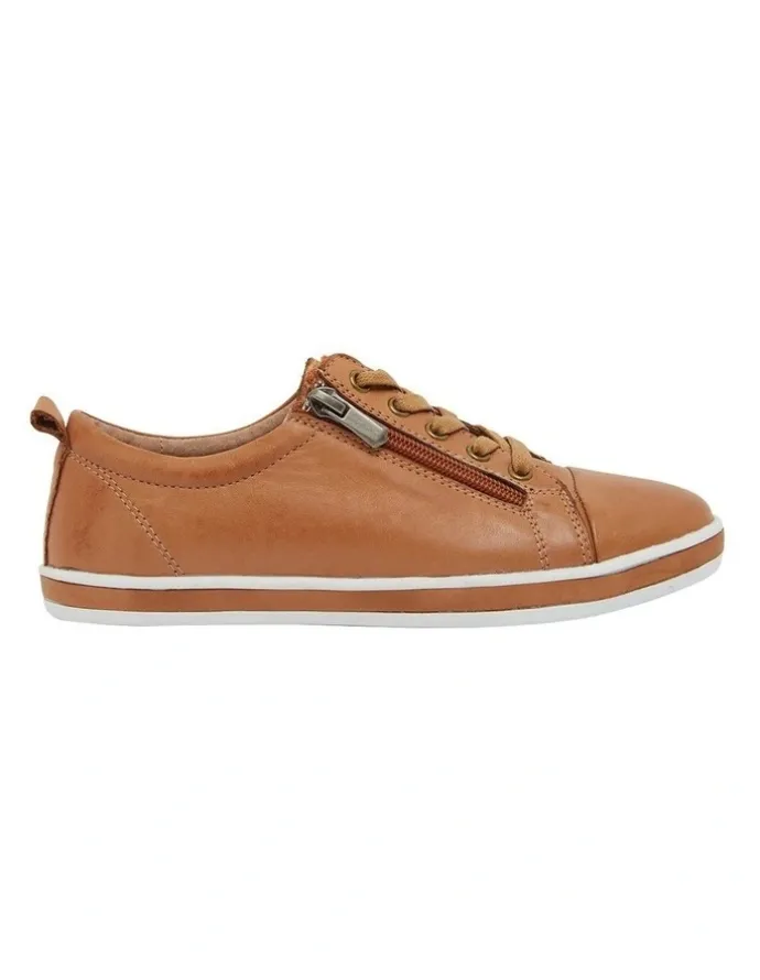 Easy Steps Whisper Sneakers in Tan Leather