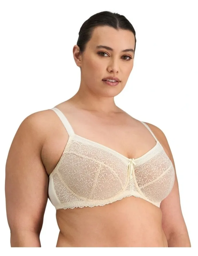 Fayreform Delicate Lace Underwire Bra in Ivory/Cream Tan
