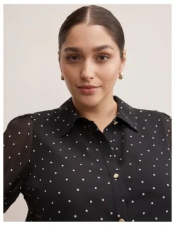 Forever New Curve Faye Short Sleeves Blouse in Black