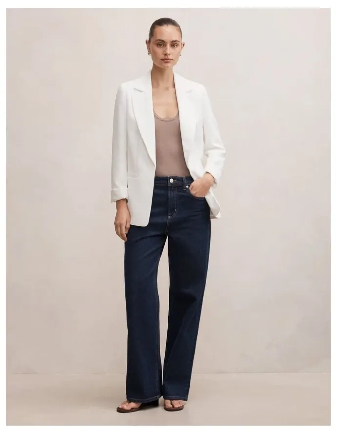 Forever New Dylan Boyfriend Blazer in White