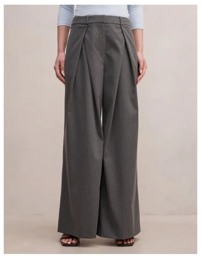 Forever New Orla Overlap Pants in Grey