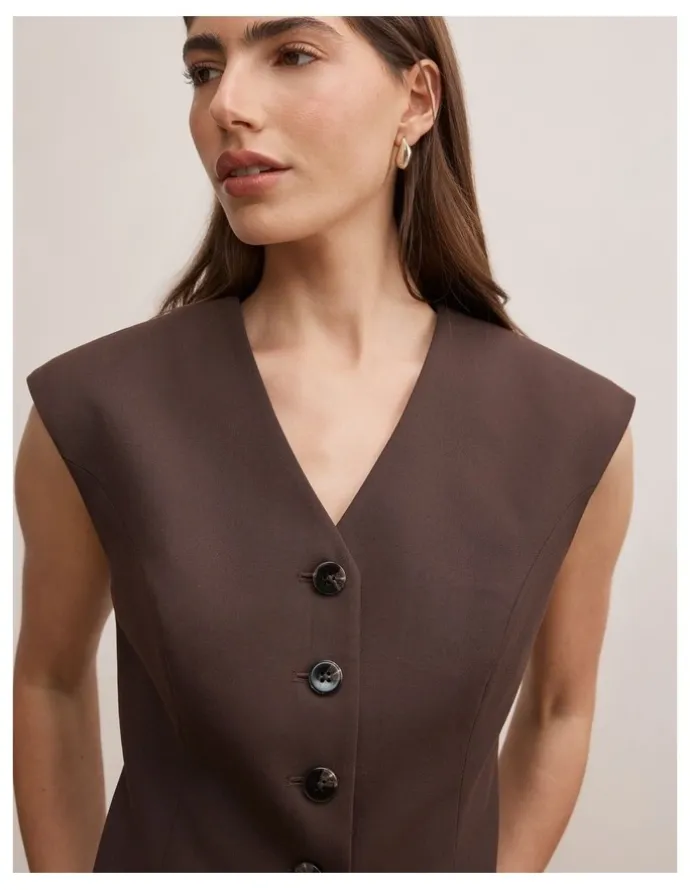 Forever New Orla Sleeveless Blazer in Chocolate
