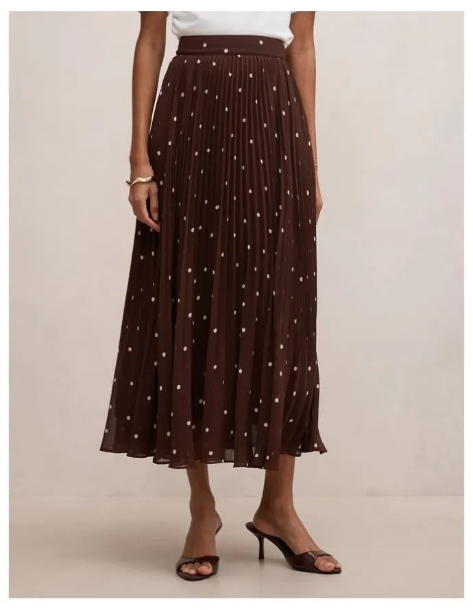 Forever New Petite Aurora Pleated Skirt in Brown
