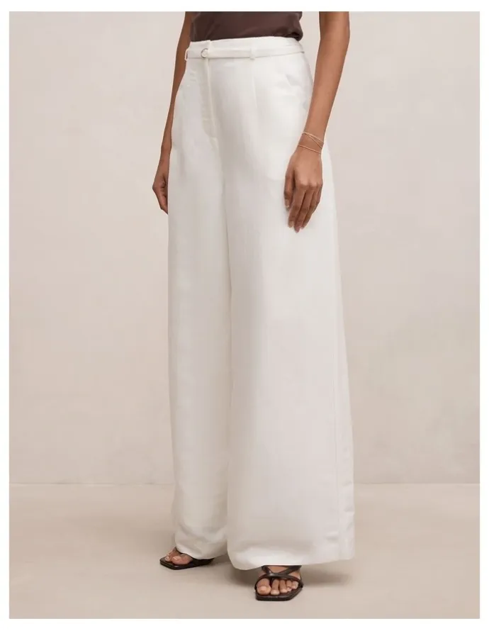 Forever New Petite Matilda Linen Blend Pants in White