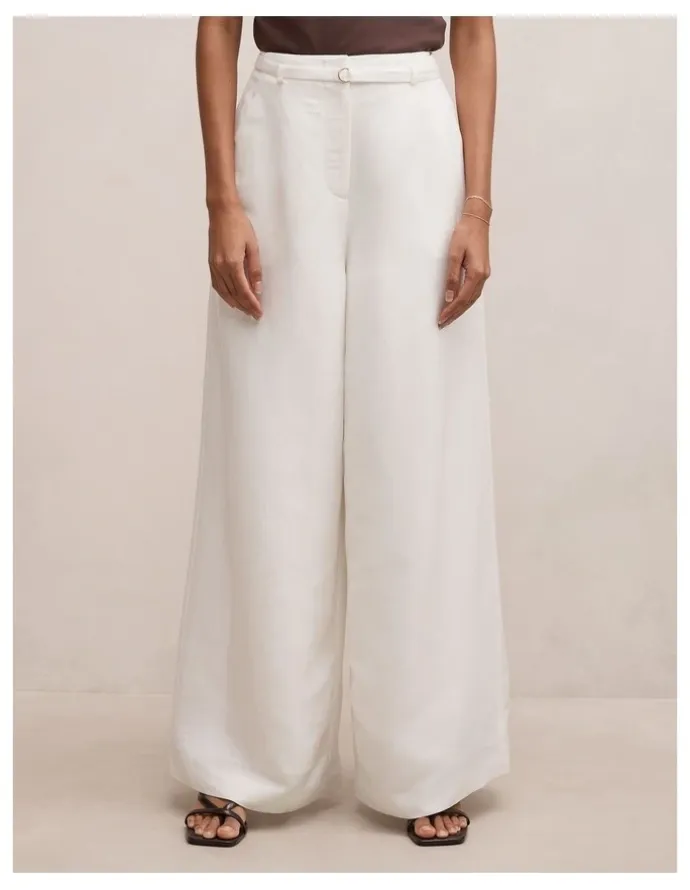 Forever New Petite Matilda Linen Blend Pants in White