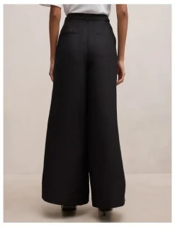 Forever New Petite Matilda Linen Blend Pants in Black