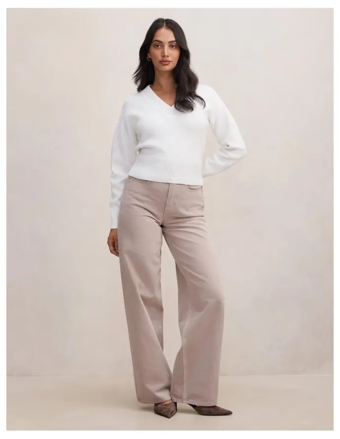 Forever New Raya V-Neck Sweater in White