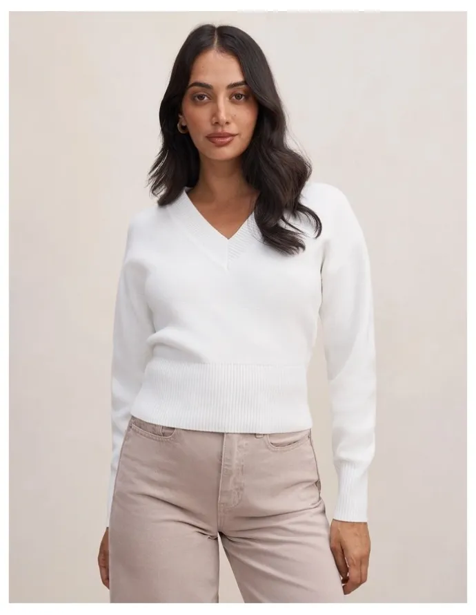 Forever New Raya V-Neck Sweater in White