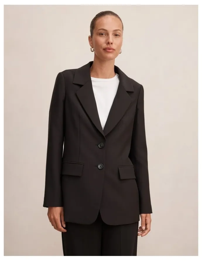 Forever New Rita Relaxed Blazer in Black