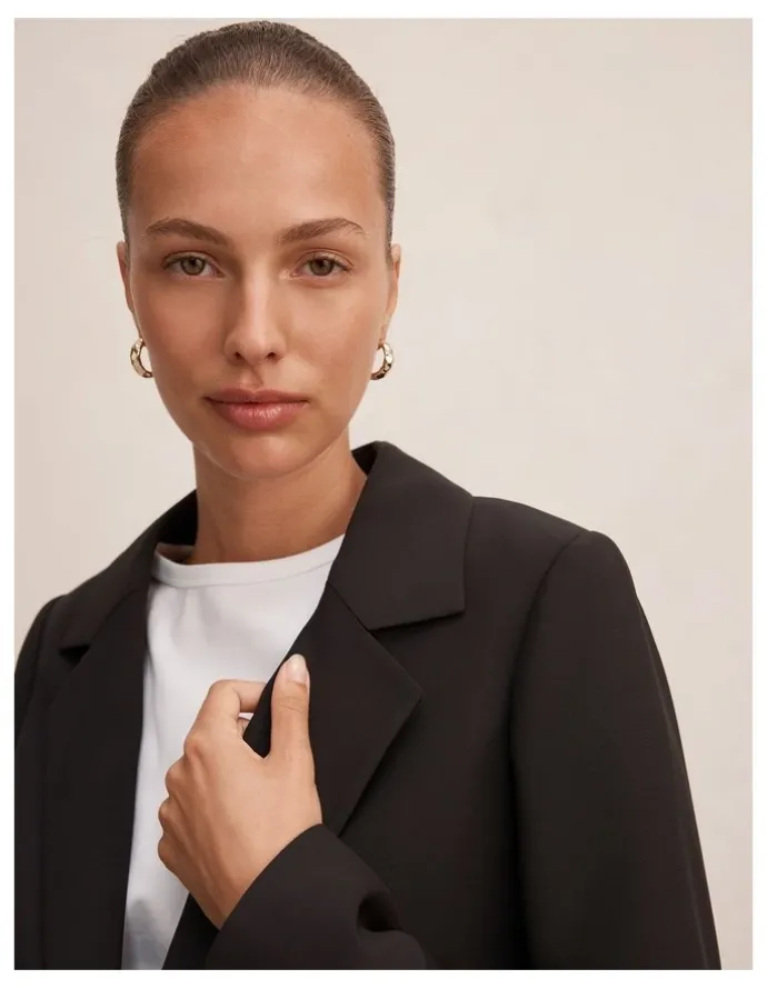 Forever New Rita Relaxed Blazer in Black