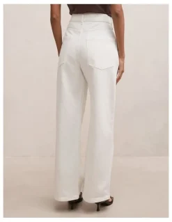 Forever New Petite Nicki Mid Rise Straight Jeans in White