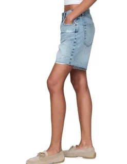 Gap 8" Mid Rise '90s Loose Denim Bermuda Shorts in Light Indigo