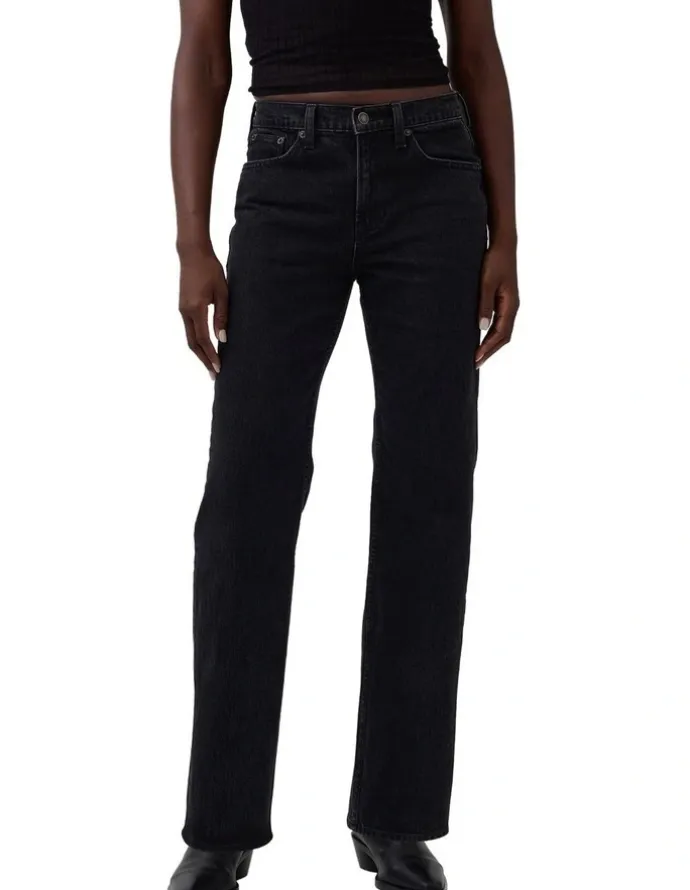 Gap Mid Rise Straight Jeans in Black