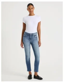 GRAB Ankle Skinny Low Rise Jean in Medium Wash