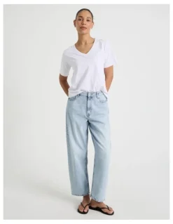 GRAB Barrel Mid Rise Jean in Light Wash