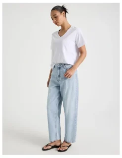GRAB Barrel Mid Rise Jean in Light Wash