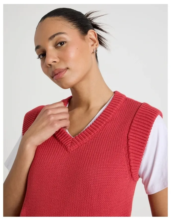 Grab Cotton Sleeveless V Neck Knit Top in Red