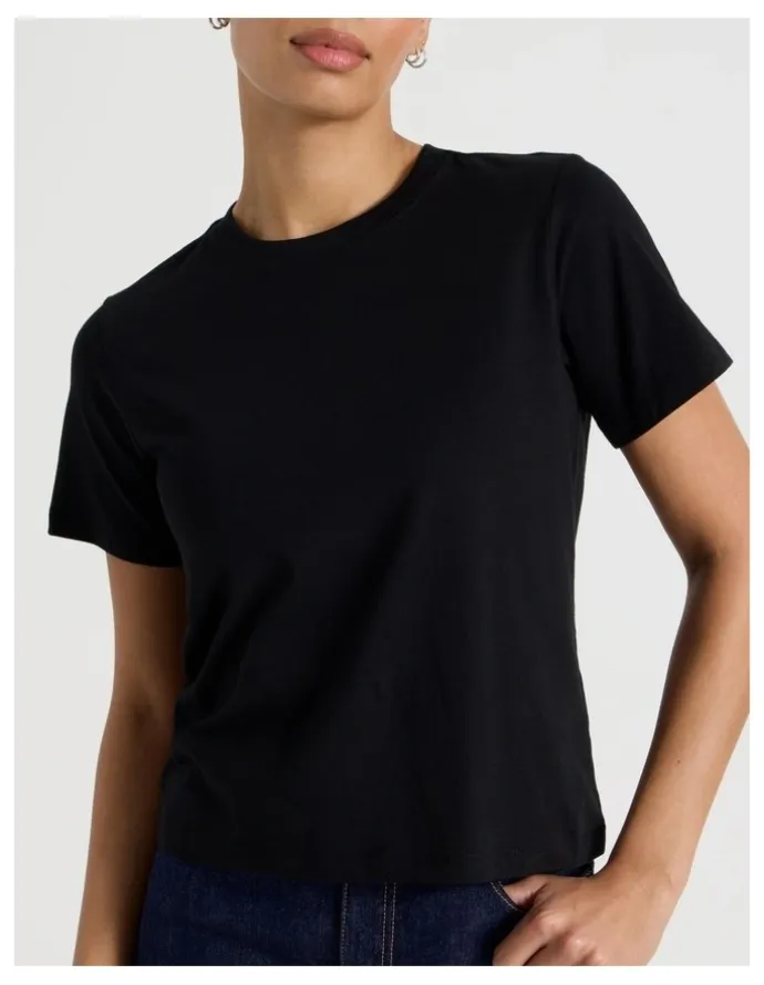 GRAB Crew Neck Tee in Black