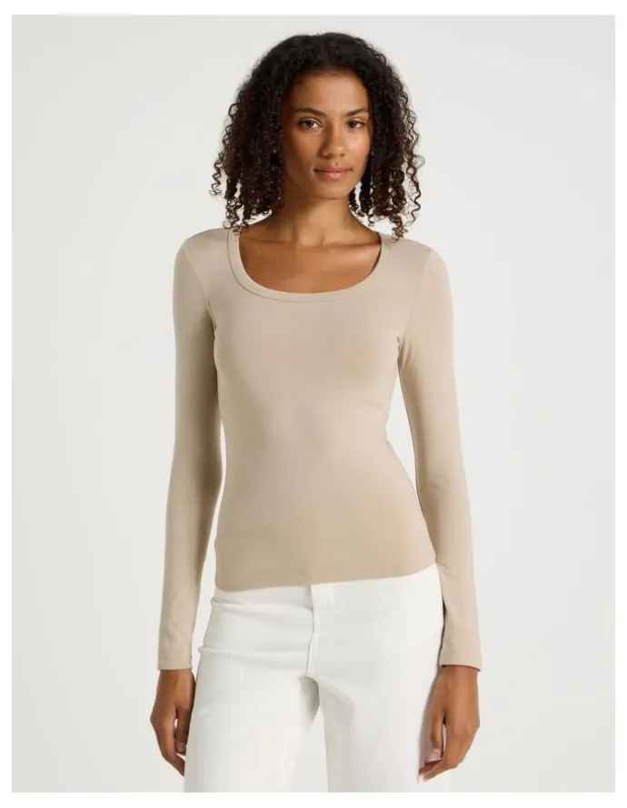 Grab Long Sleeve Scoop Neck Tee in Oat