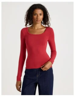 Grab Long Sleeve Scoop Neck Tee in Cherry Red