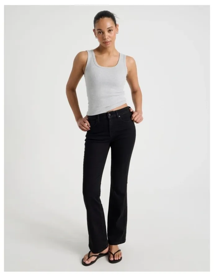 GRAB Slim Fit Scoop Neck Tank in Light Heather Grey