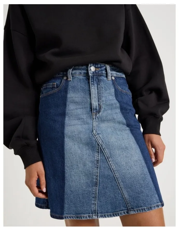Grab Spliced Knee Length Skirt in Dark Indigo