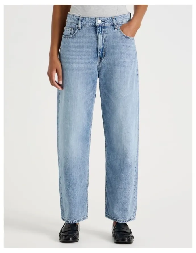 GRAB Barrel Mid Rise Jean In Medium Wash