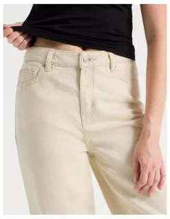 GRAB Boyfriend Mid Rise Jeans in Ecru