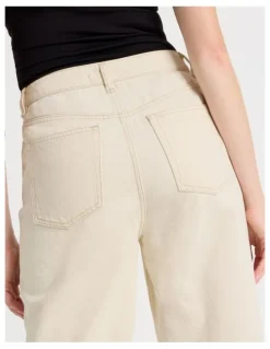 GRAB Boyfriend Mid Rise Jeans in Ecru