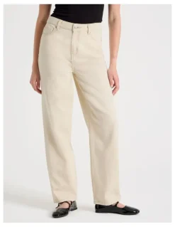 GRAB Boyfriend Mid Rise Jeans in Ecru