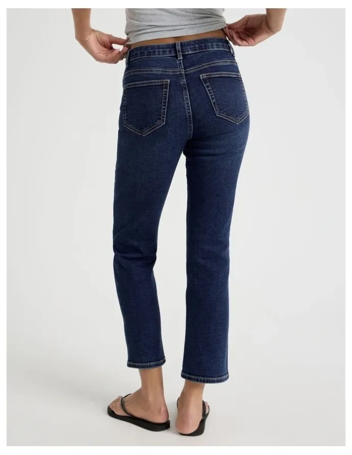 GRAB Cropped Straight Mid Rise Jeans in Dark Indigo