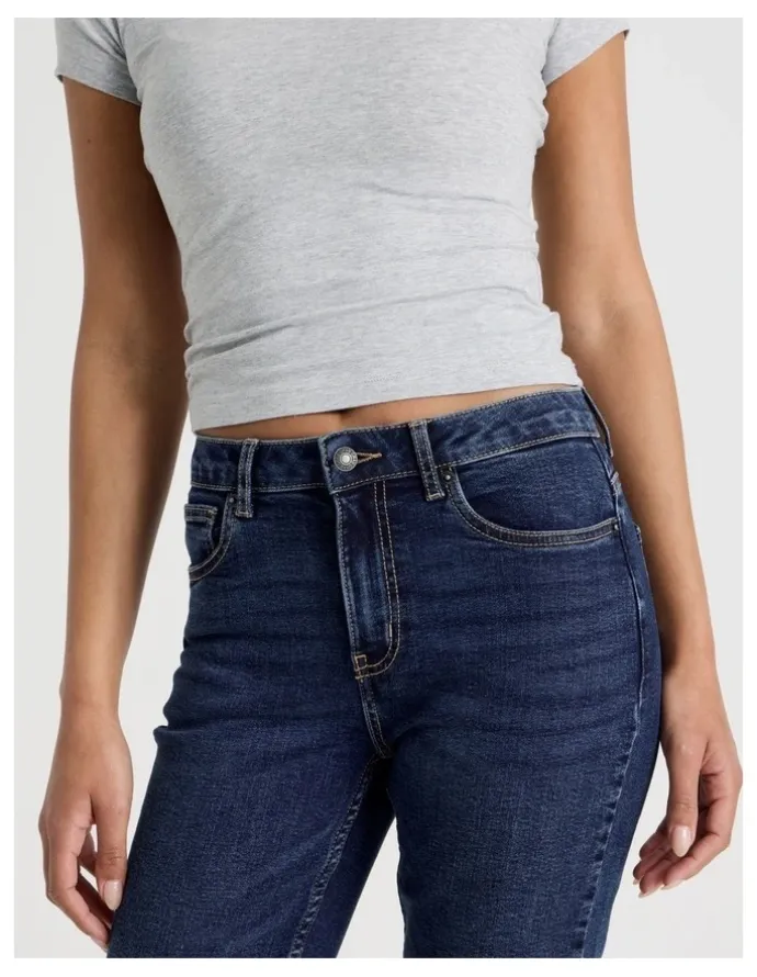 GRAB Cropped Straight Mid Rise Jeans in Dark Indigo