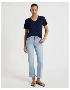 GRAB Cropped Straight Mid Rise Jeans in Light Indigo
