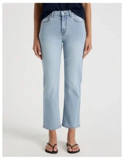 GRAB Cropped Straight Mid Rise Jeans in Light Indigo
