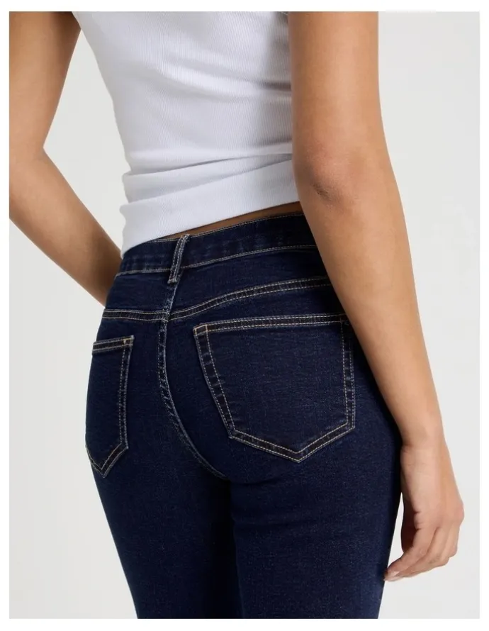 GRAB Cropped Straight Mid Rise Jeans in Rinse